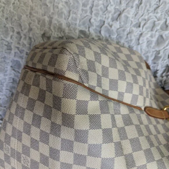 Louis Vuitton: Azur Damier Totally MM - Picture 5 of 13